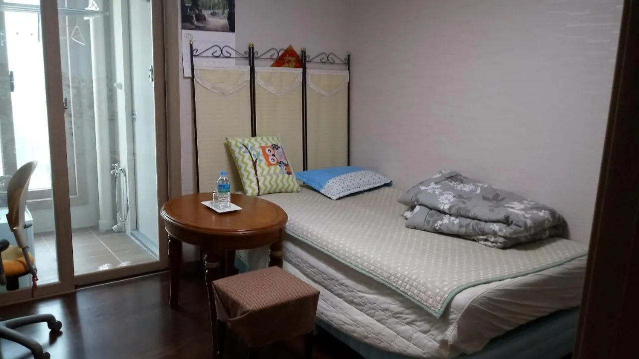 Gumsam Homestay Busan 0*,  South Korea